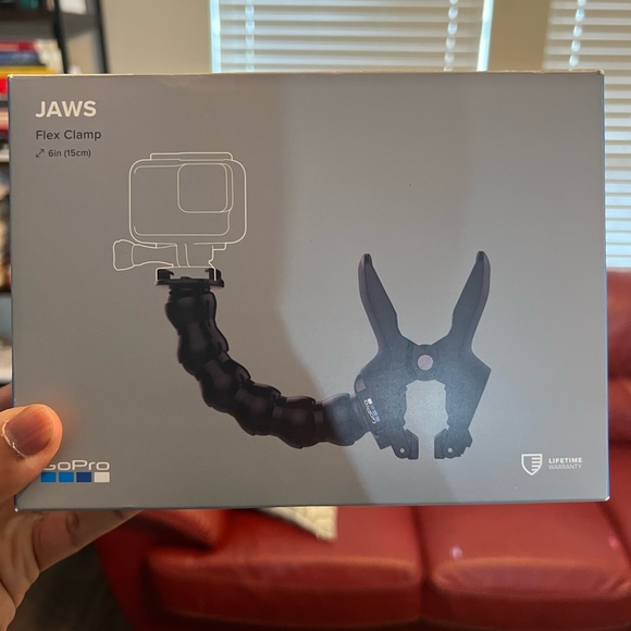 Go Pro Jaws, Camera Case and extra batteries - Picture 2 of 4